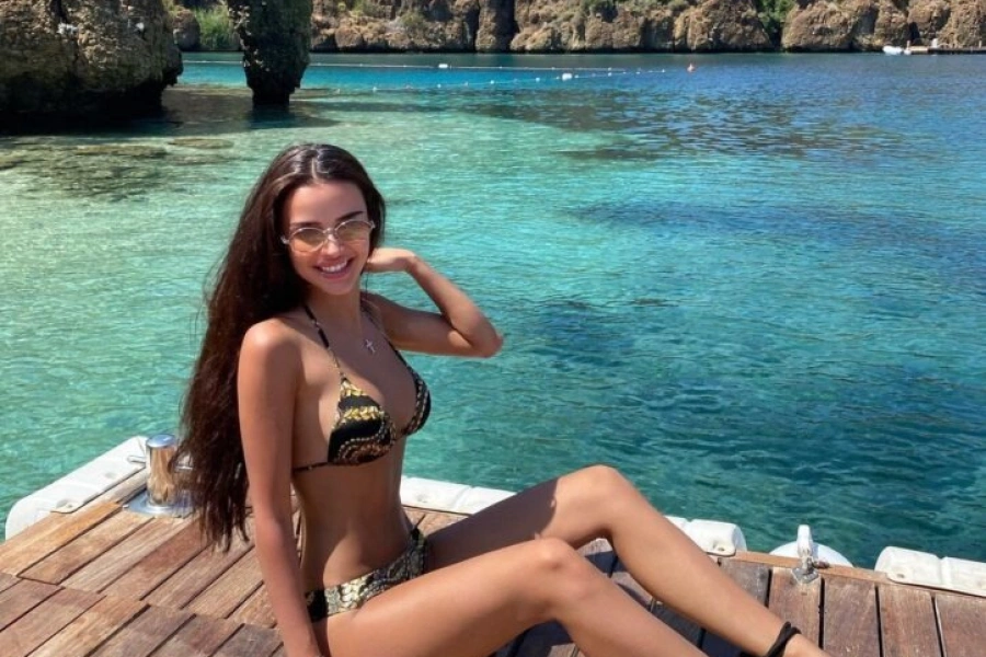 Сколько зарабатывают девушки в эскорте? Полное руководство